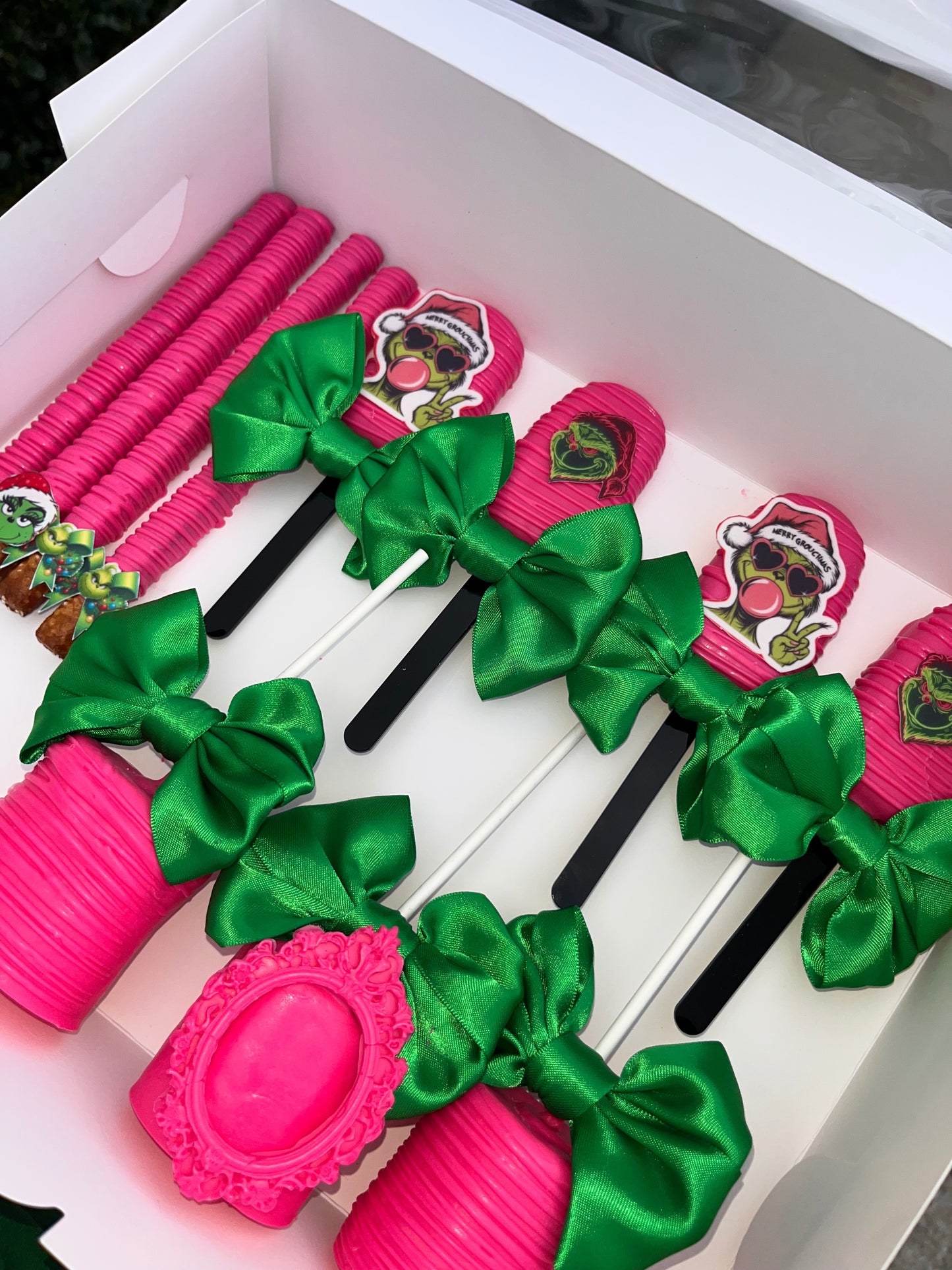 Custom Celebration Cakes, Cupcakes & Treats